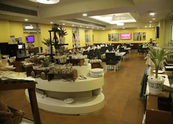 Sarovar Portico Naraina, Hotel 1