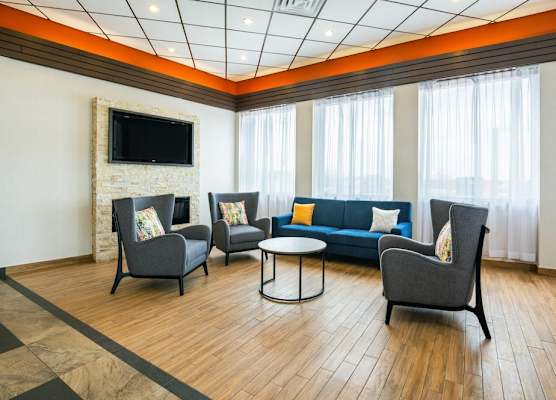 Comfort Inn & Suites Barrie - Highway 400 1