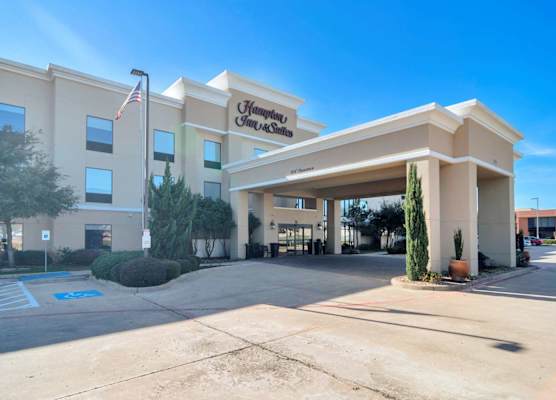 Hampton Inn & Suites Fort Worth-Fossil Creek 1