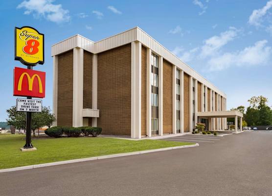 Super 8 by Wyndham Liverpool/Syracuse North Airport 1