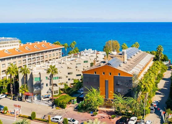 Fame Beach Hotel 1