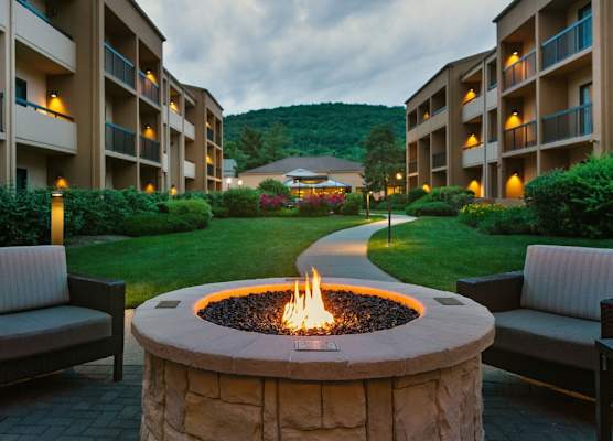 Courtyard by Marriott Mahwah 1