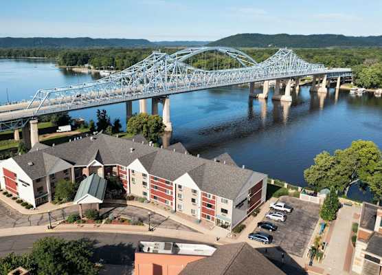 Courtyard La Crosse Downtown/Mississippi Riverfront 1
