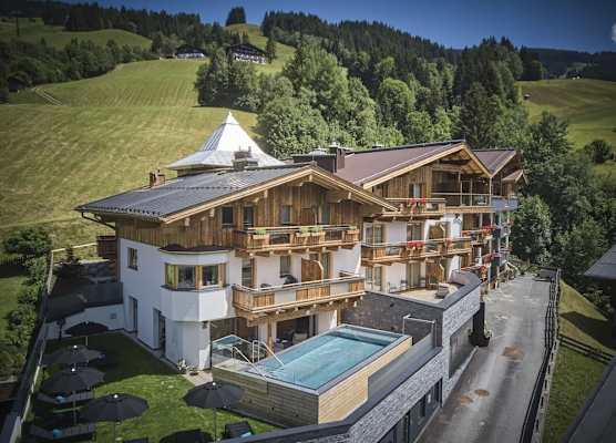 Hotel Astrid mit Panoramapool & inklusive JokerCard 1