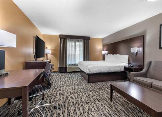 Best Western Plus Denton Inn & Suites 1