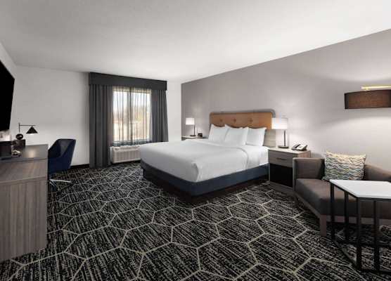 La Quinta Inn & Suites by Wyndham Meridian 1