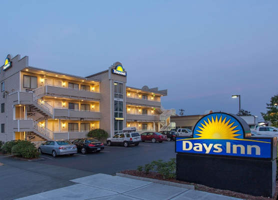 Days Inn by Wyndham Seattle North of Downtown 1