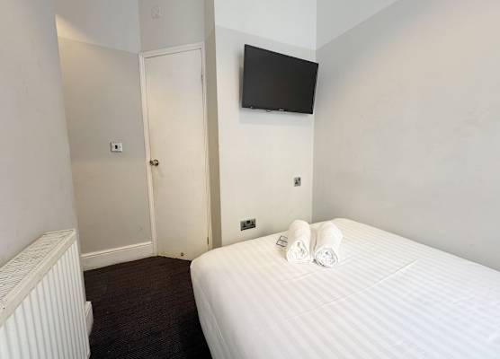 Plaza Hotel Hammersmith 1