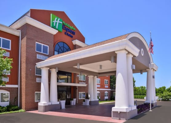 Holiday Inn Express & Suites ELGIN by IHG 1