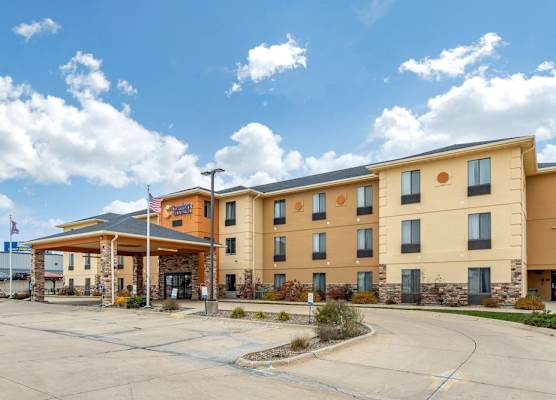 Comfort Inn & Suites Cedar Rapids North - Collins Road 1