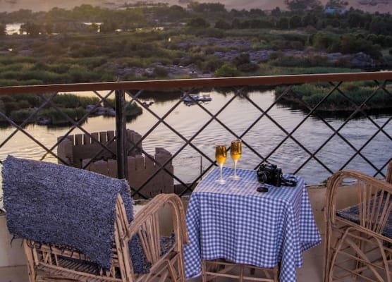 ASWAN NILE PALACE (swimming pool-rooftop-Nile view) 1