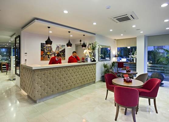 The Room Hotel & Apartments 1