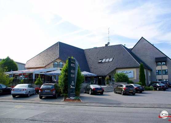 Threeland Hotel 1
