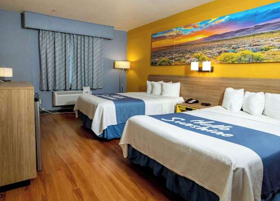 Days Inn & Suites by Wyndham Houston North/Aldine 1