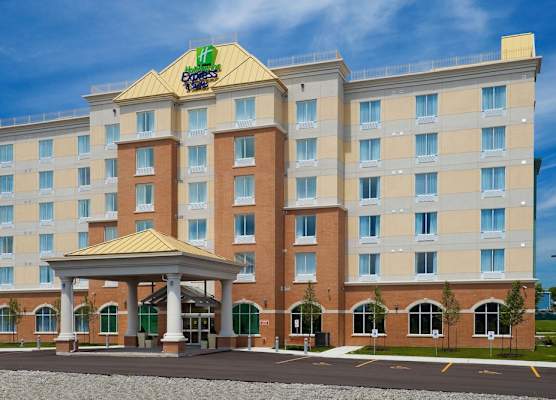 Holiday Inn Express & Suites CLARINGTON - BOWMANVILLE by IHG 1