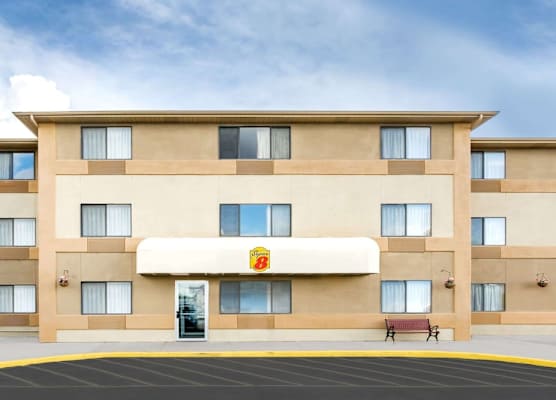 Super 8 by Wyndham Cedar City 1