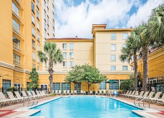 La Quinta Inn & Suites by Wyndham San Antonio Riverwalk 1