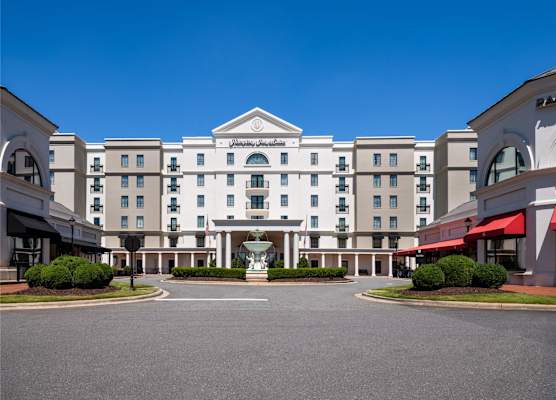 Hampton Inn & Suites Charlotte/SouthPark at Phillips Place 1