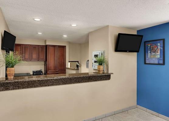 Days Inn by Wyndham Orange Park/Jacksonville 1