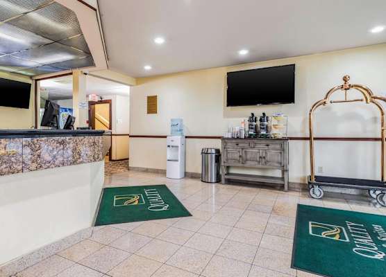 Quality Inn & Suites Lacey Olympia 1