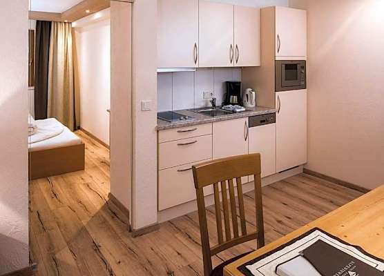Hotel Garni Alpenjuwel 1