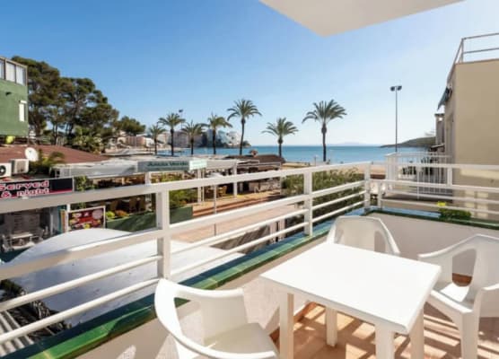 Neighbours Beach Apartments 1
