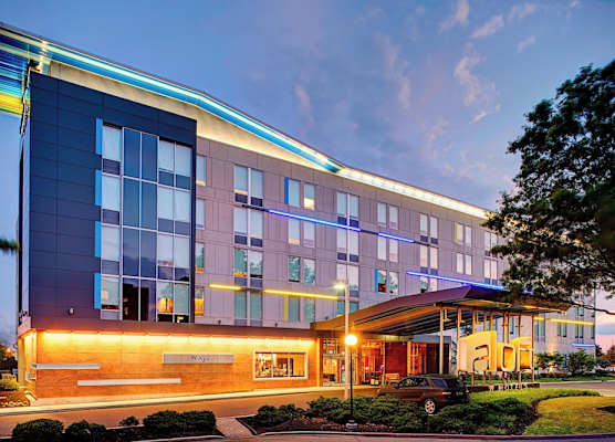 Aloft by Marriott Philadelphia Airport 1