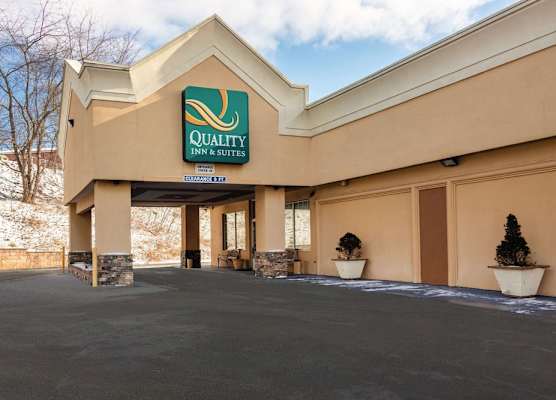 Quality Inn & Suites Indiana South 1