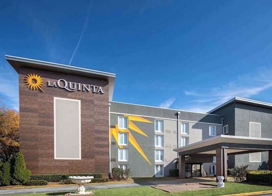 La Quinta by Wyndham Atlanta Airport South 1