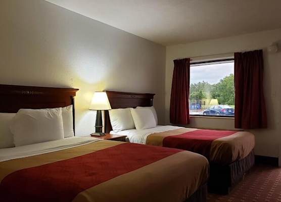 Carbondale Value Inn & Suites 1