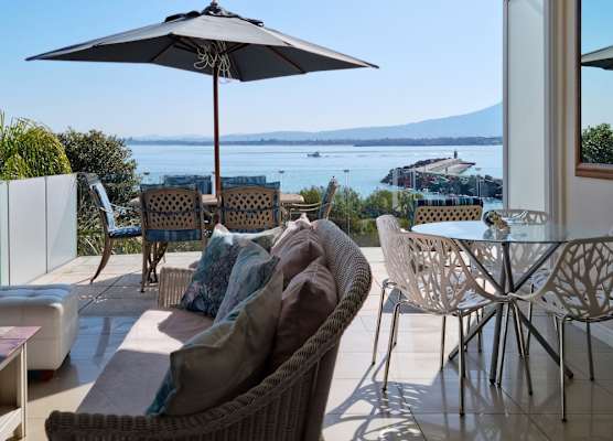 'The View' on Bikini Beach, Seafront, 2 bedroom, Sleeps 4 1