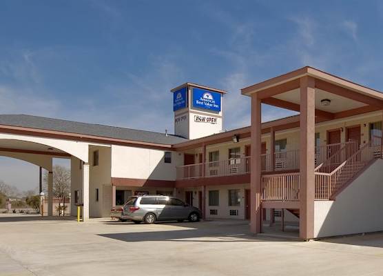 Americas Best Value Inn & Suites Hempstead 1