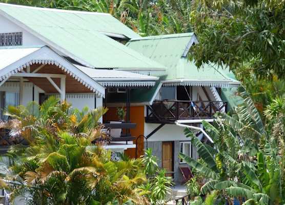 CHEZ LORNA 3 nights or plus 1