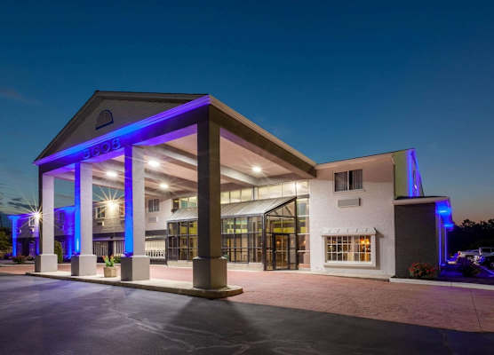 Days Inn by Wyndham Sandusky Cedar Point 1