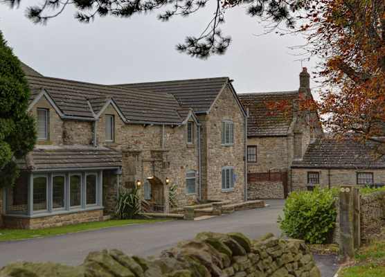 Derwent Manor Boutique Hotel 1