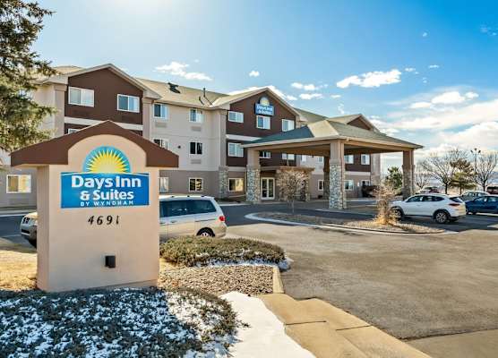 Days Inn & Suites by Wyndham Castle Rock 1