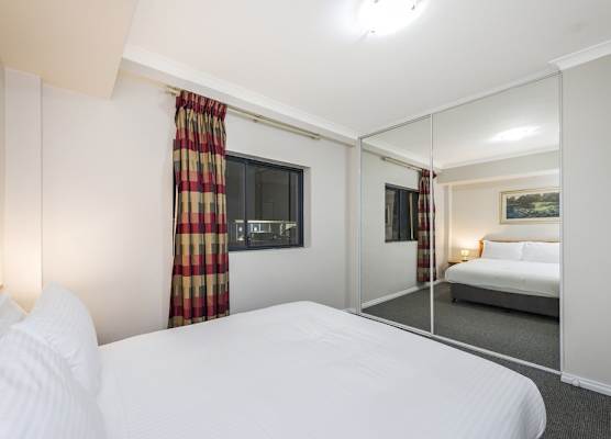 Central East Perth Flat with Pool & Gym Access 1