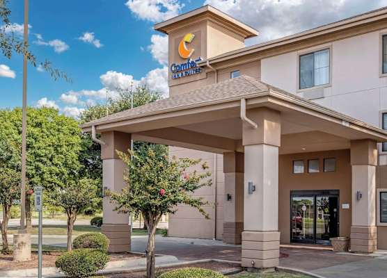 Comfort Inn & Suites Seguin 1