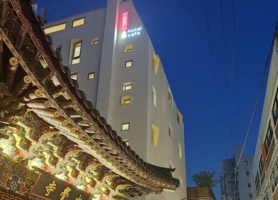 Tong Tong Petit Hotel 1