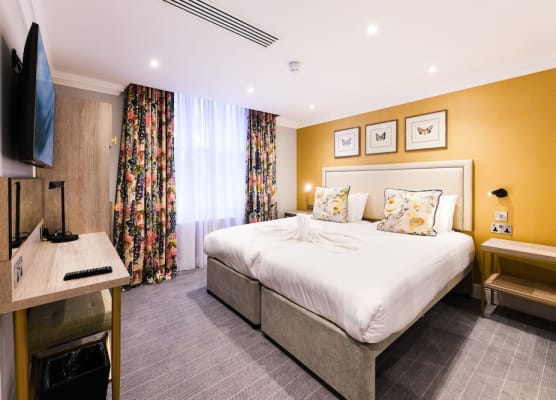 Byron Hotel 1