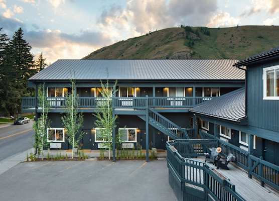 Anvil Hotel 1