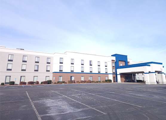 Hampton Inn & Suites Lamar 1