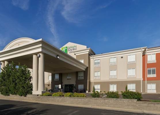 Holiday Inn Express & Suites LAWRENCE by IHG 1