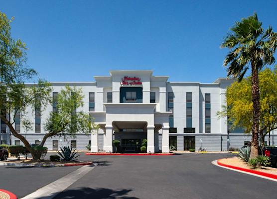 Hampton Inn & Suites Las Vegas Airport 1