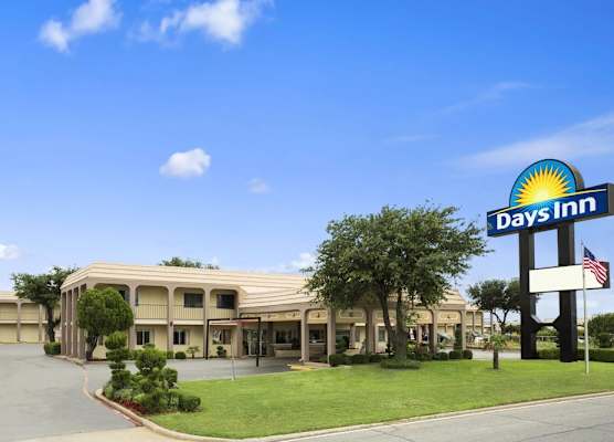 Days Inn by Wyndham Dallas Irving 1