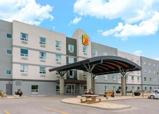 Super 8 by Wyndham Winnipeg East MB 1