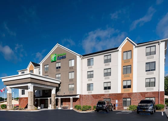 Holiday Inn Express HILLSVILLE by IHG 1