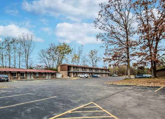 Econo Lodge Waupaca 1