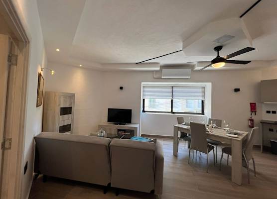 Portobello Central Suite 1