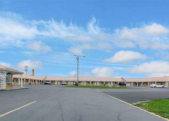 Highway Inn 1